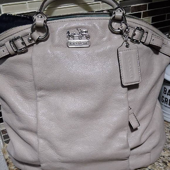 Coach Handbags - Coach Beige Leather Shoulder Bag